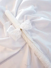 Load image into Gallery viewer, Lace Bow Orthodox Candle - theprintedloveco