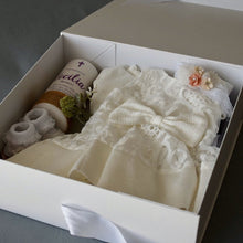 Load image into Gallery viewer, Personalised Gift Box - 2 Sizes
